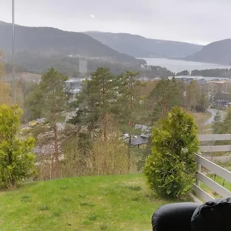 펜션 Hus Med Utsikt Pa Leira . 4 Sengeplasser.